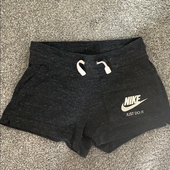 nike lounge shorts womens